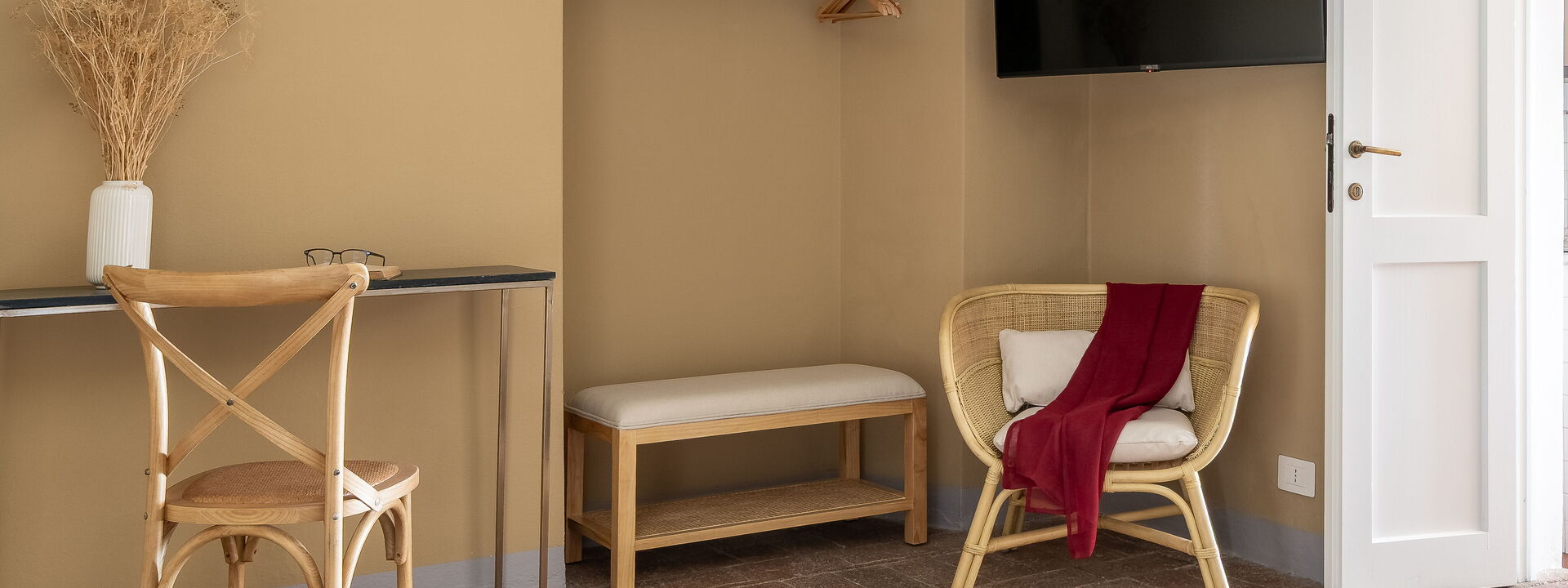 Relais Badia a Passignano - Relais Badia a Passignano - Appartamento Pinot Nero: Autunno, Camera da letto, Estate, Primavera