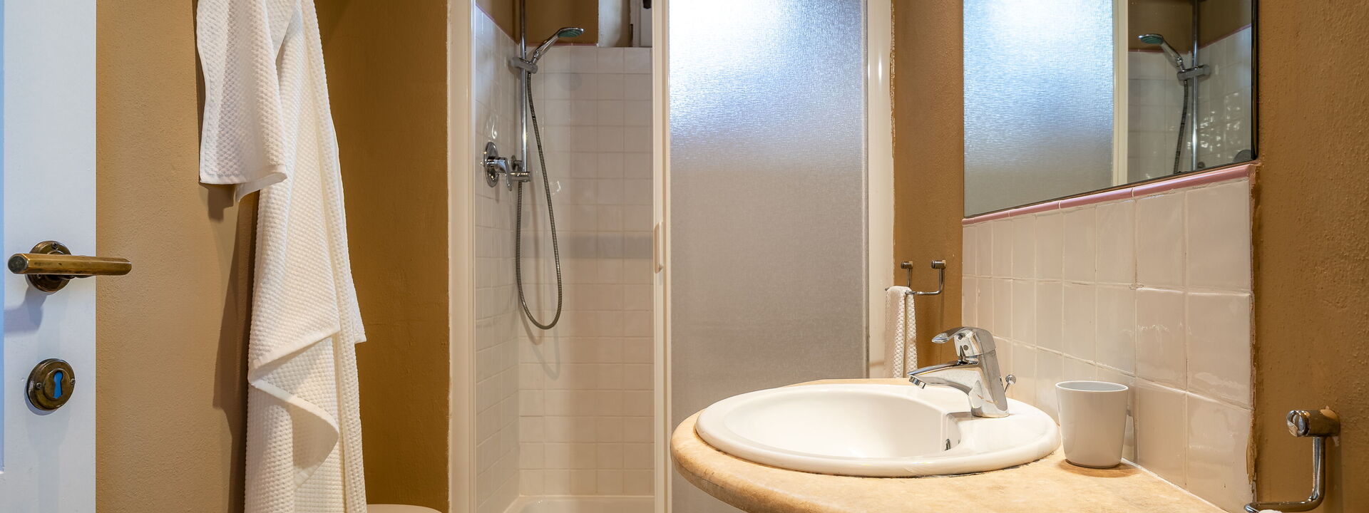 Relais Badia a Passignano - Relais Badia a Passignano - Appartamento Cabernet: Automne, Été, Printemps, Salle de bain