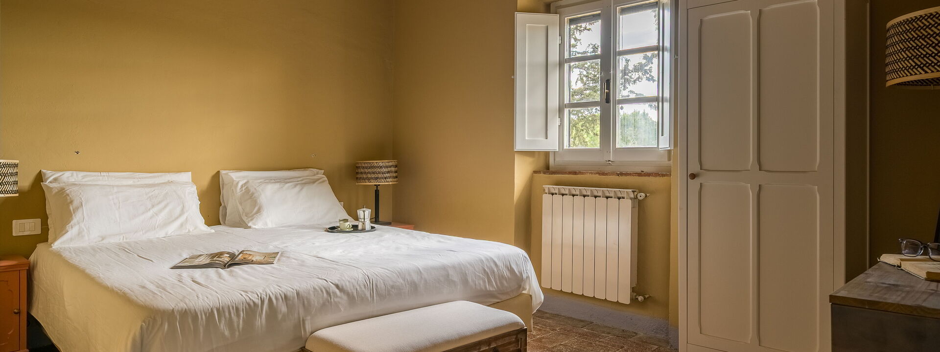 Relais Badia a Passignano - Relais Badia a Passignano - Appartamento Cabernet: Automne, chambre à coucher, Été, Printemps