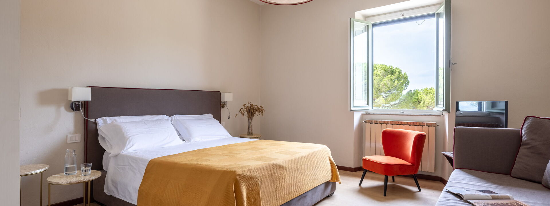 Relais Badia a Passignano - Relais Badia a Passignano - Appartamento Prosecco: Frühling, Herbst, Schlafzimmer, Sommer