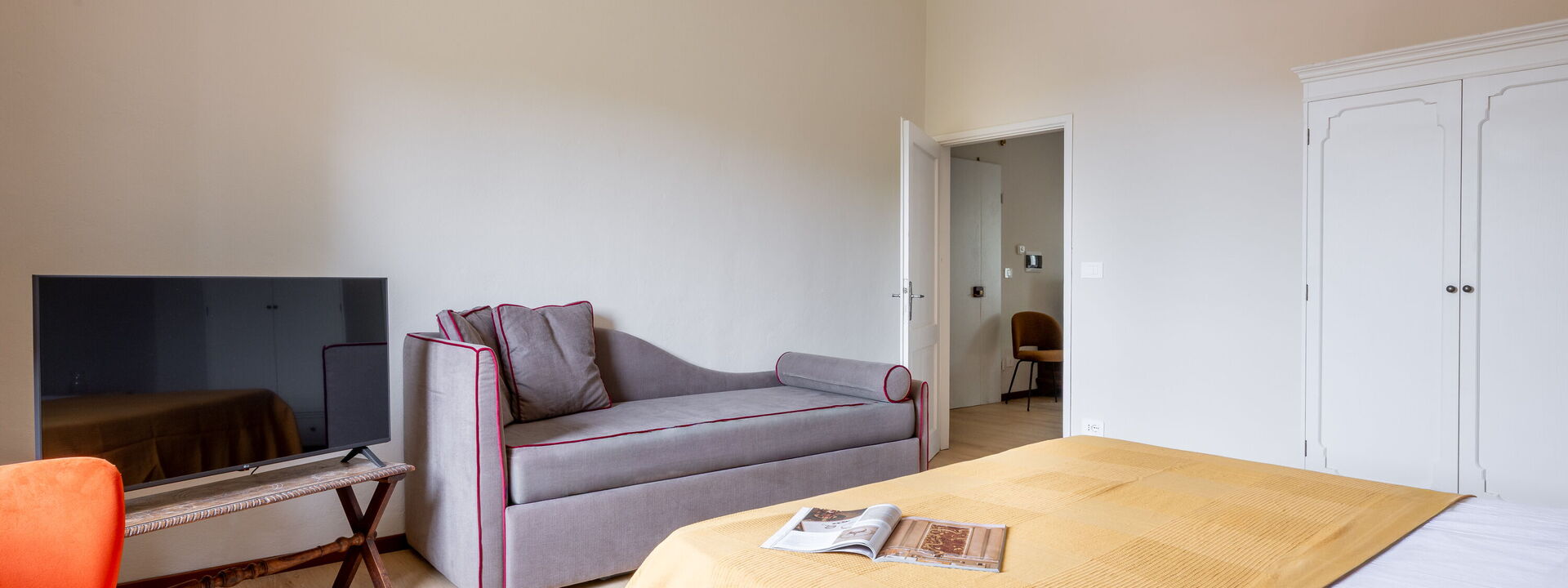 Relais Badia a Passignano - Relais Badia a Passignano - Appartamento Prosecco: Frühling, Herbst, Schlafzimmer, Sommer