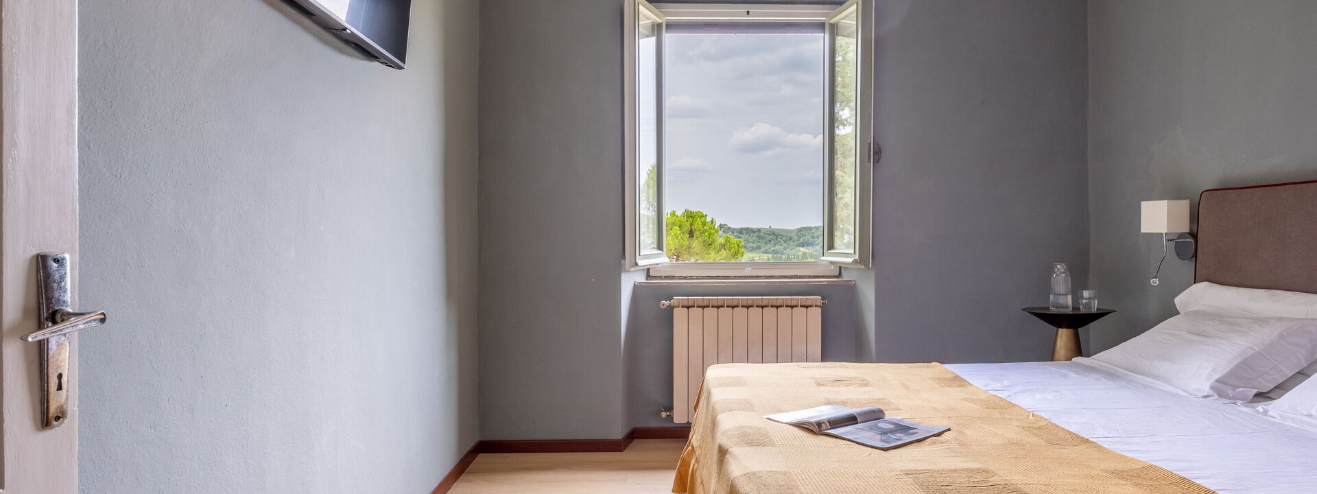 Relais Badia a Passignano - Relais Badia a Passignano - Appartamento Prosecco: Frühling, Herbst, Schlafzimmer, Sommer