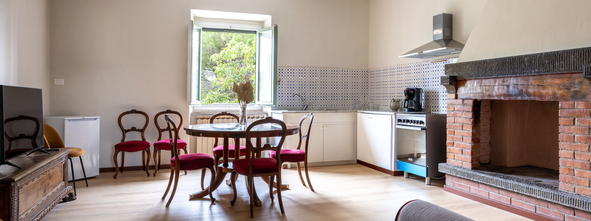 Relais Badia a Passignano - Relais Badia a Passignano - Appartamento Prosecco: Frühling, Herbst, Küche, Sommer, Wohnzimmer