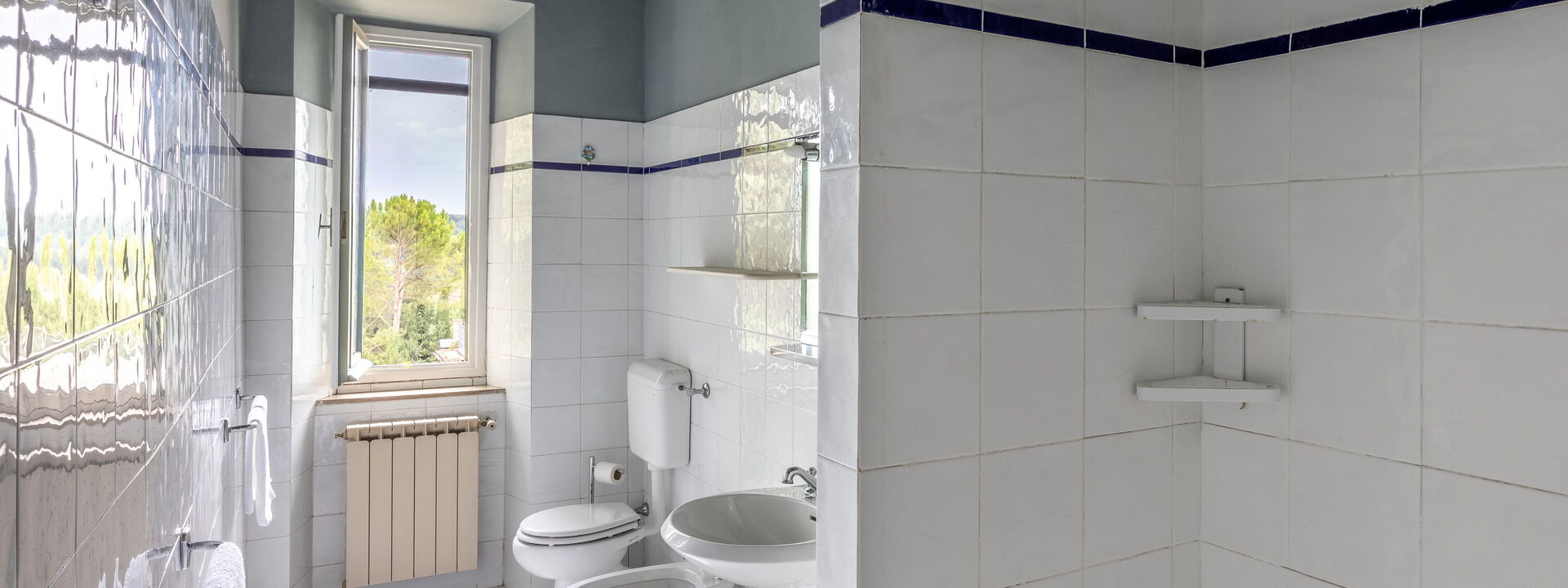 Relais Badia a Passignano - Relais Badia a Passignano - Appartamento Prosecco: Bad, Frühling, Herbst, Sommer