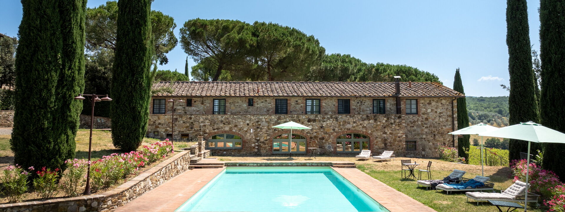 Relais Badia a Passignano: Autunno, Estate, Piscina, Primavera