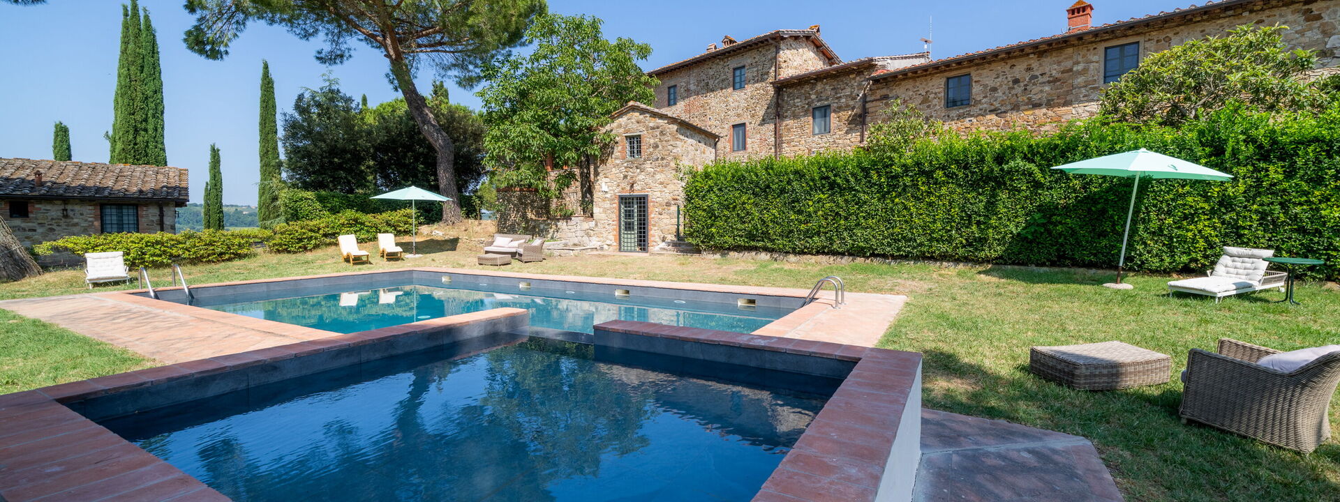 Relais Badia a Passignano: Autunno, Estate, Piscina, Primavera