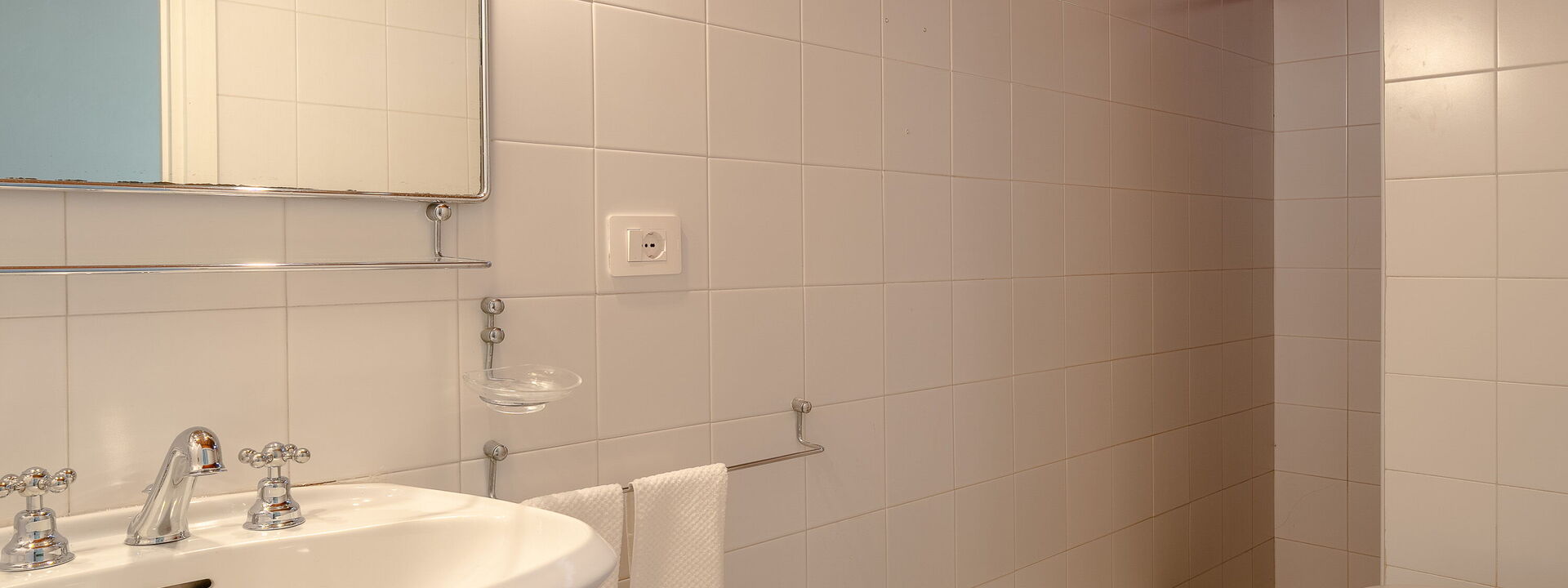 Relais Badia a Passignano - Relais Badia a Passignano - Appartamento Montepulciano: Bad, Frühling, Herbst, Sommer