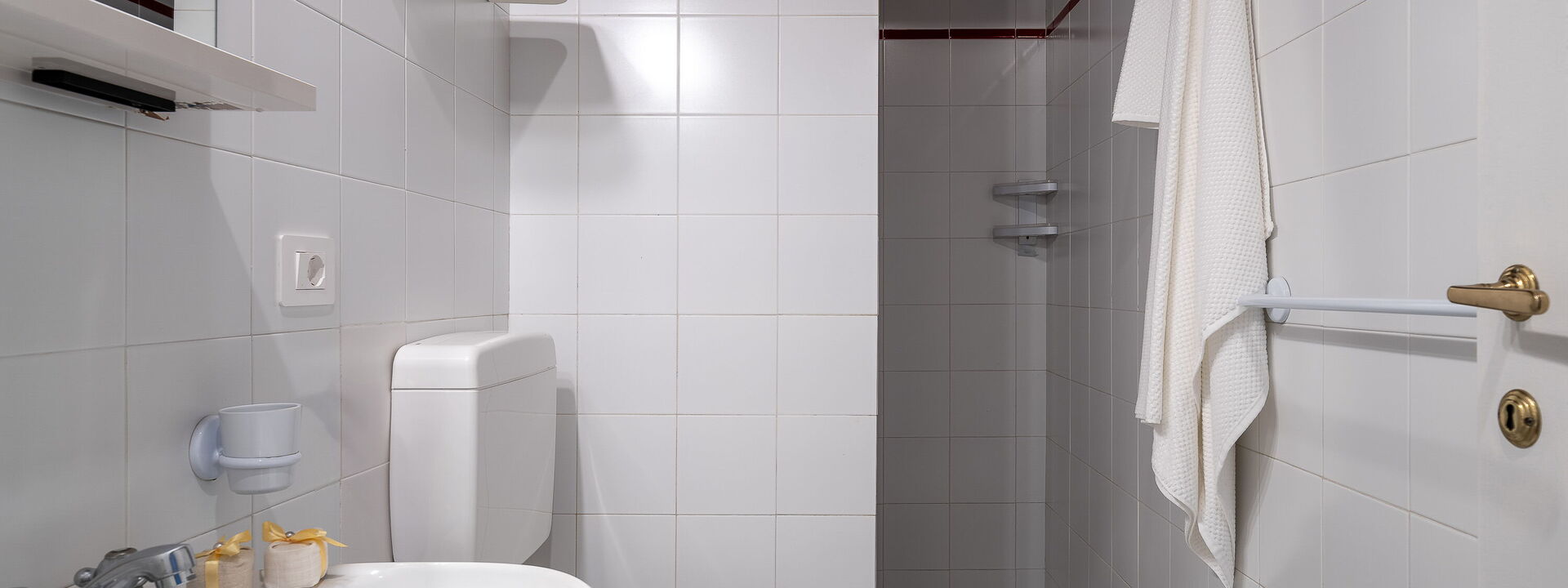 Relais Badia a Passignano - Relais Badia a Passignano - Appartamento Pinot Grigio: Bad, Frühling, Herbst, Sommer