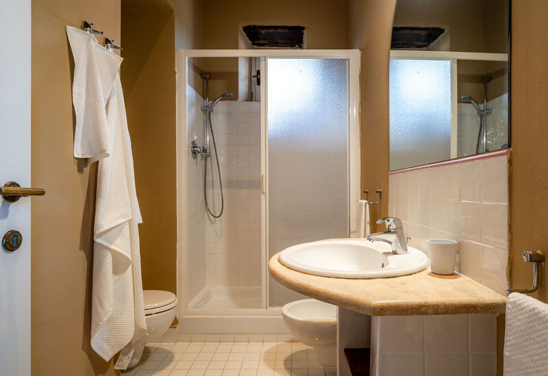 Relais Badia a Passignano - Relais Badia a Passignano - Appartamento Cabernet: Automne, Été, Printemps, Salle de bain