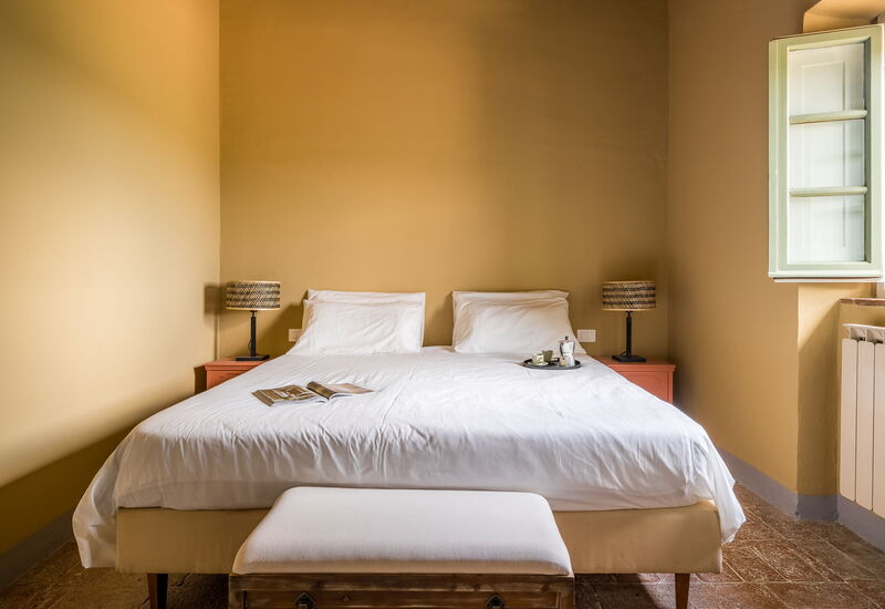 Relais Badia a Passignano - Relais Badia a Passignano - Appartamento Cabernet: Automne, chambre à coucher, Été, Printemps