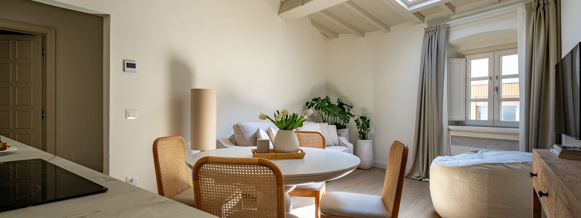 Deservi Charming Apartments - Deservi Charming Apartments 5: Autunno, Camera da letto, Estate, Inverno, Primavera, Soggiorno