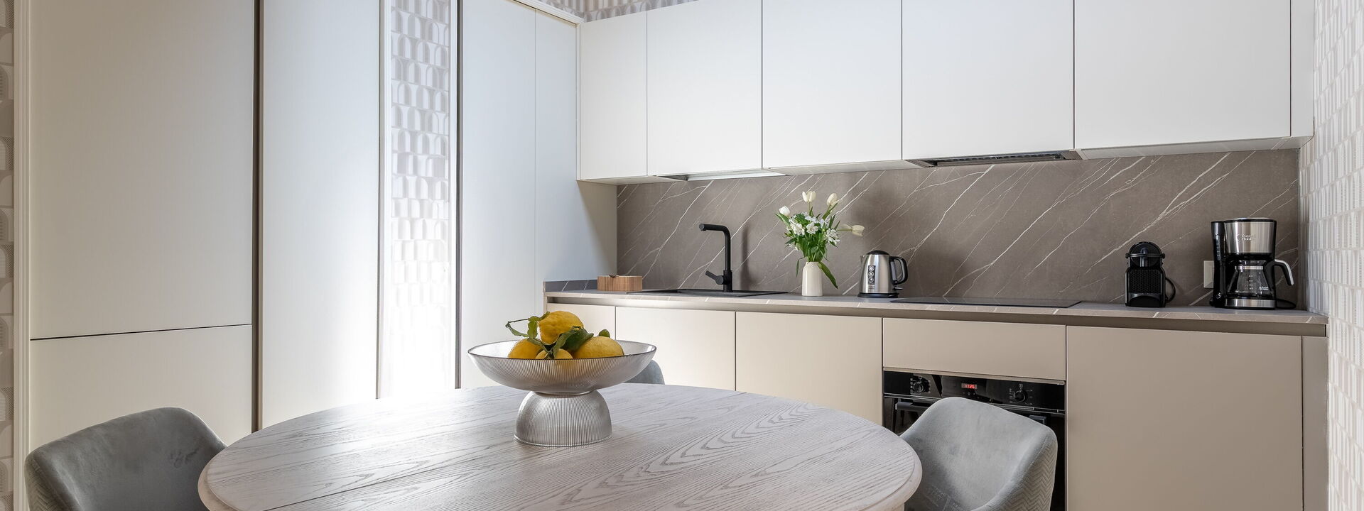 Deservi Charming Apartments - Deservi Charming Apartments 10: Autunno, Cucina, Estate, Inverno, Primavera, Soggiorno