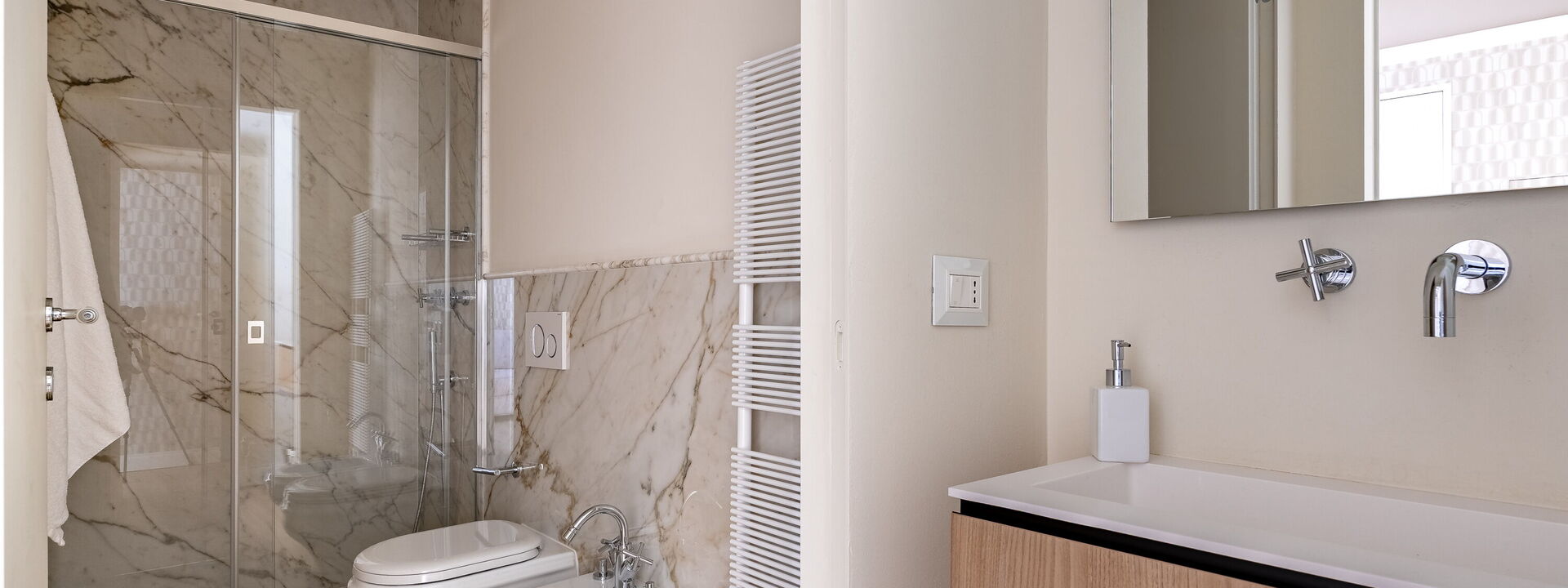 Deservi Charming Apartments - Deservi Charming Apartments 10: Autunno, Bagno, Estate, Inverno, Primavera