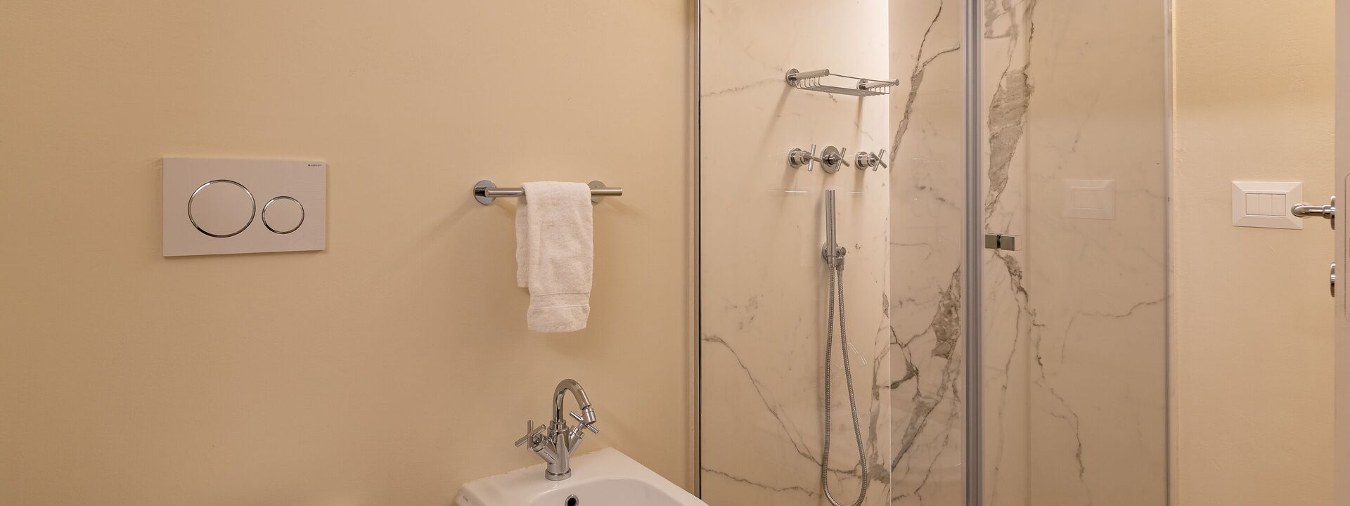 Deservi Charming Apartments - Deservi Charming Apartments 11: Bad, Frühling, Herbst, Sommer, Winter