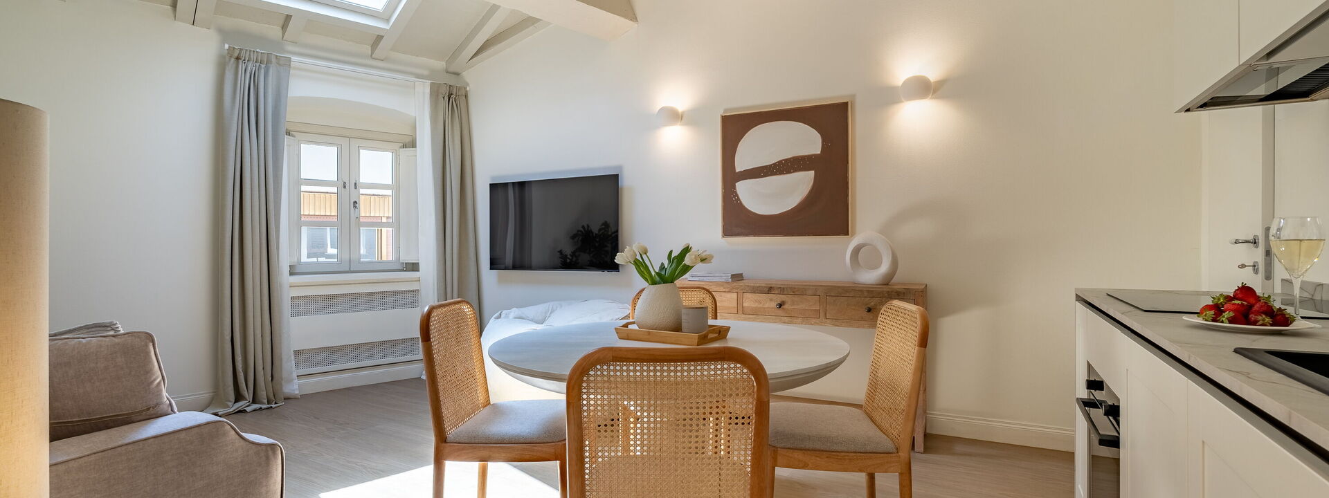 Deservi Charming Apartments - Deservi Charming Apartments 5: Autunno, Camera da letto, Estate, Inverno, Primavera, Soggiorno