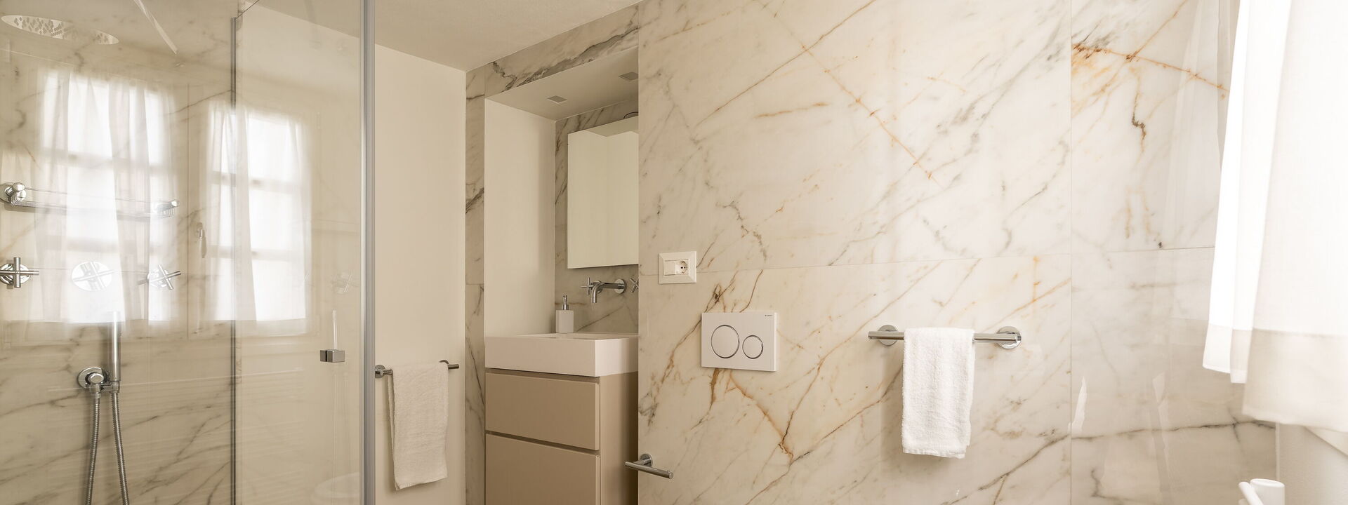 Deservi Charming Apartments - Deservi Charming Apartments 2: Bad, Frühling, Herbst, Sommer, Winter