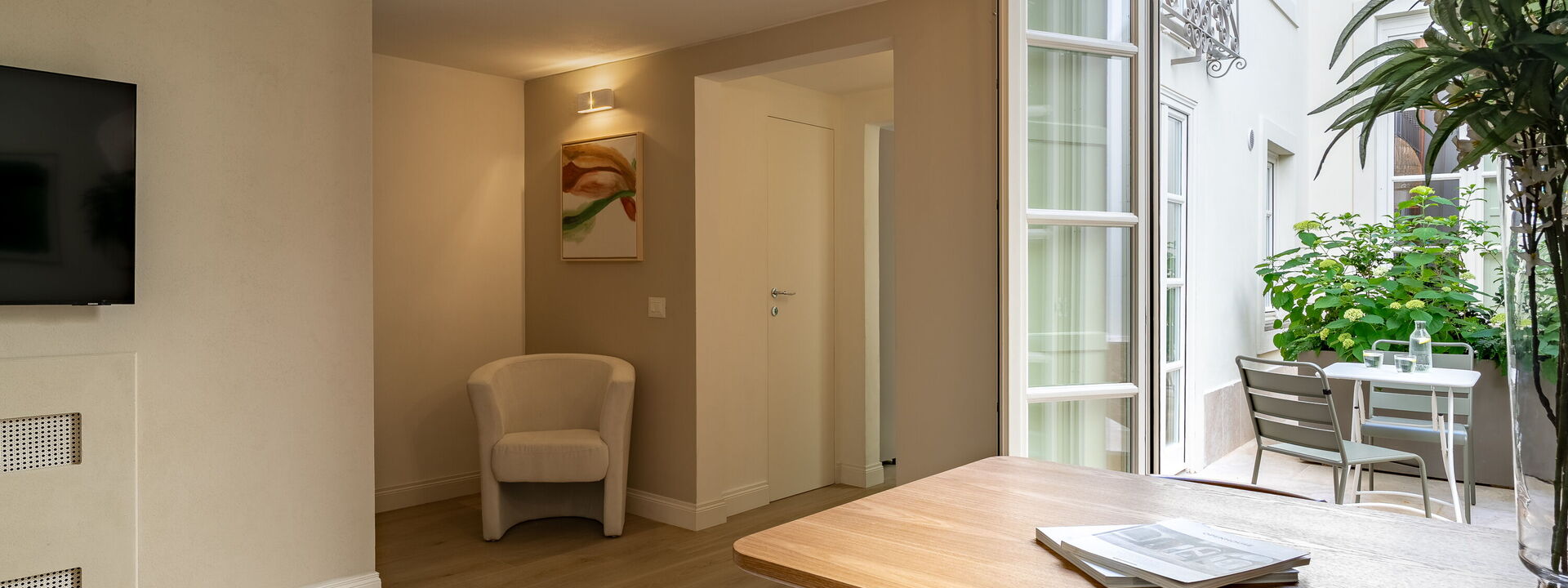 Deservi Charming Apartments - Deservi Charming Apartments 2: Frühling, Herbst, Sommer, Winter, Wohnzimmer