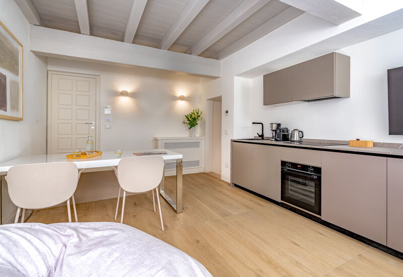 Deservi Charming Apartments - Deservi Charming Apartments 4: Automne, Cuisine, Été, Hiver, Printemps, Salon