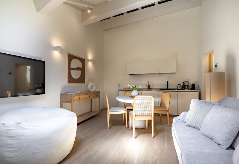 Deservi Charming Apartments - Deservi Charming Apartments 5: Automne, chambre à coucher, Été, Hiver, Printemps, Salon