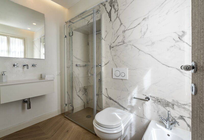 Deservi Charming Apartments - Deservi Charming Apartments 8: Automne, Été, Hiver, Printemps, Salle de bain