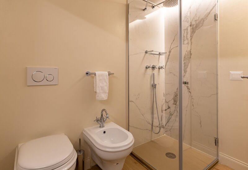 Deservi Charming Apartments - Deservi Charming Apartments 11: Automne, Été, Hiver, Printemps, Salle de bain