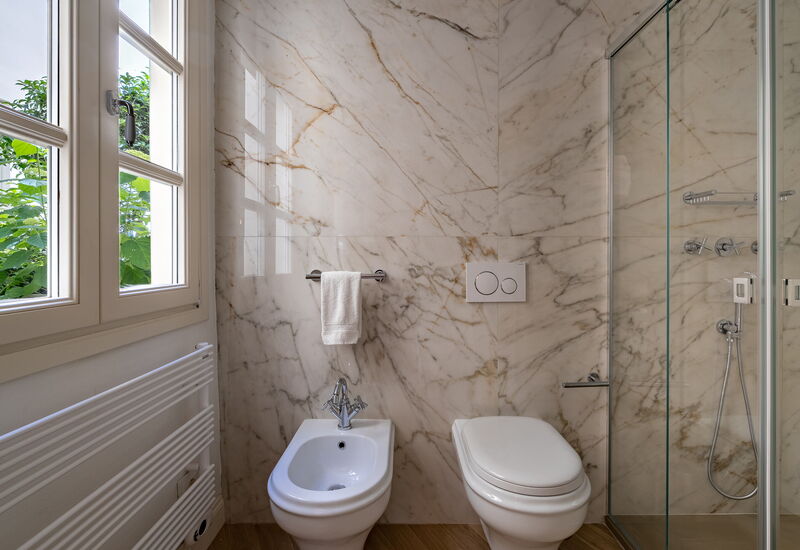 Deservi Charming Apartments - Deservi Charming Apartments 3: Automne, Été, Hiver, Printemps, Salle de bain