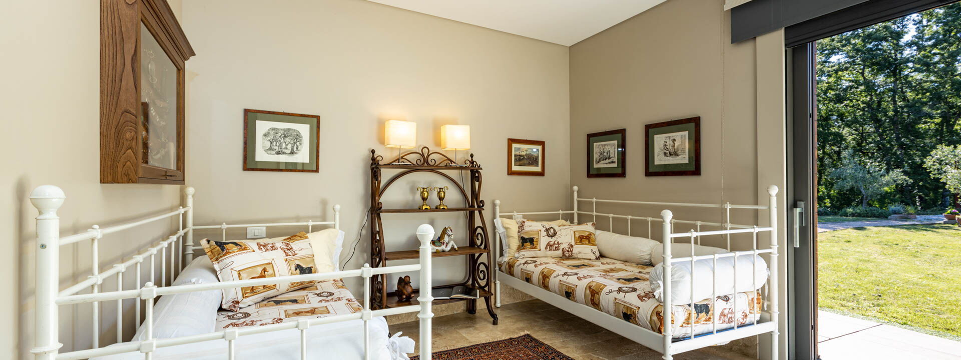 Villa Airone Tegoni, Pool, Radicondoli: Autunno, Camera da letto, Estate, Primavera