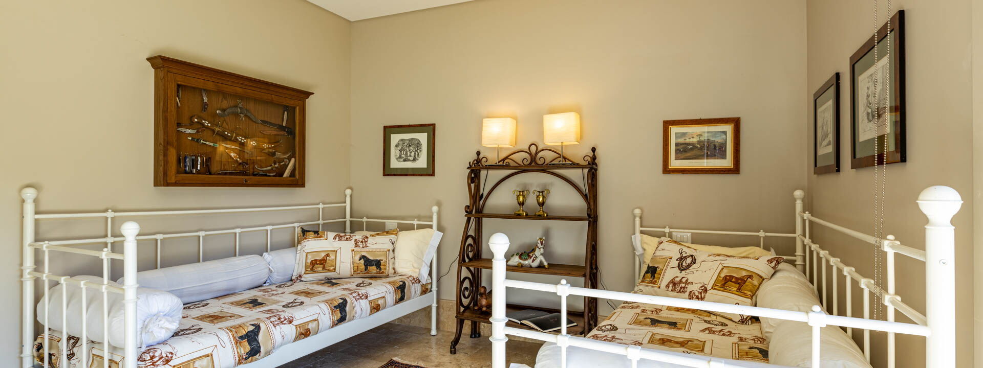 Villa Airone Tegoni, Pool, Radicondoli: Autunno, Camera da letto, Estate, Primavera