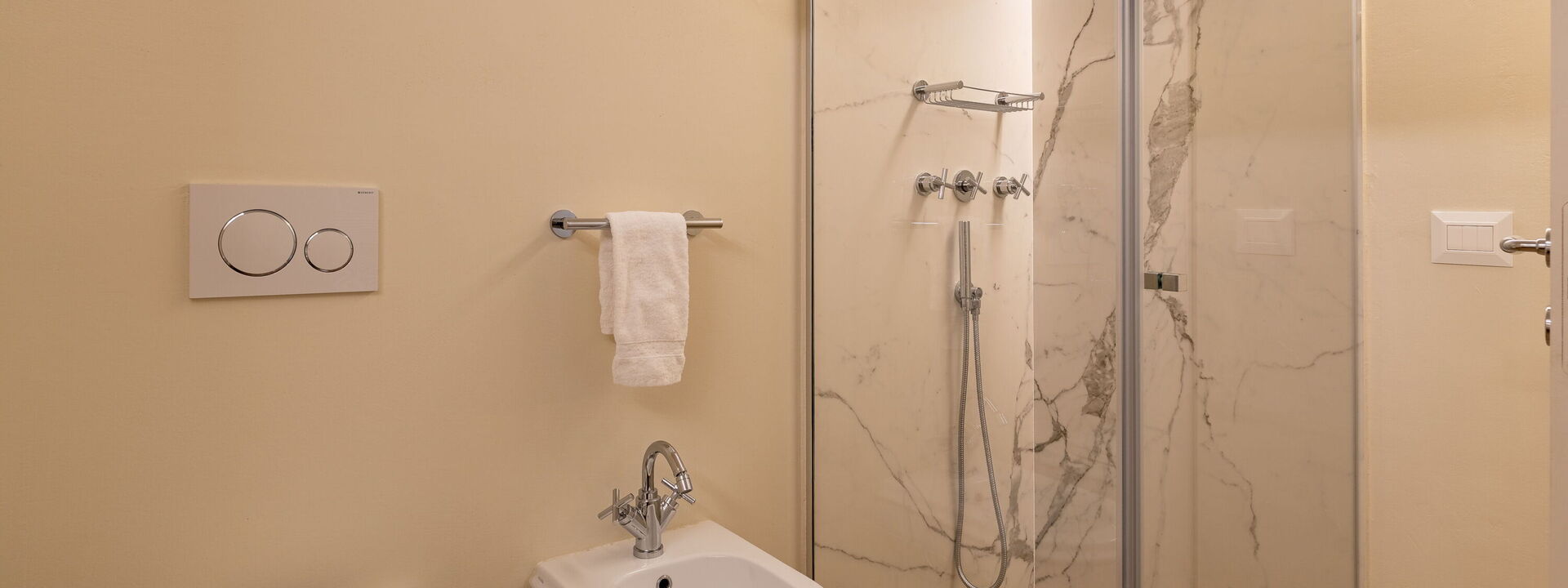 Elegant Apartments Near The Duomo - Deservi Elegant Apt. Botticelli: Bad, Frühling, Herbst, Sommer, Winter