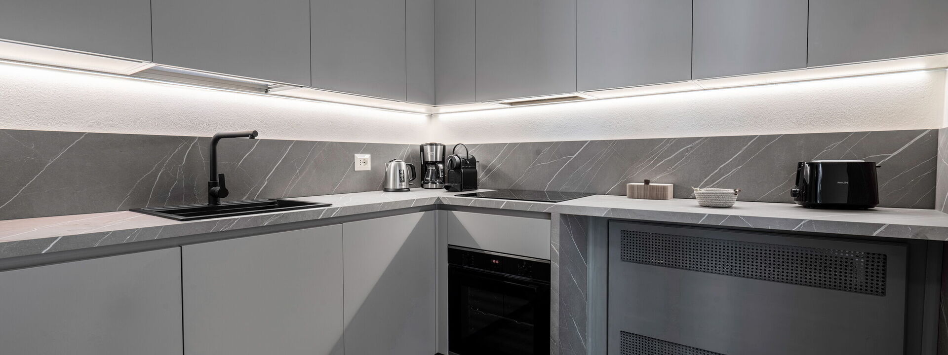 Elegant Apartments Near The Duomo - Deservi Elegant Apt. Giotto: Frühling, Herbst, Küche, Sommer, Winter