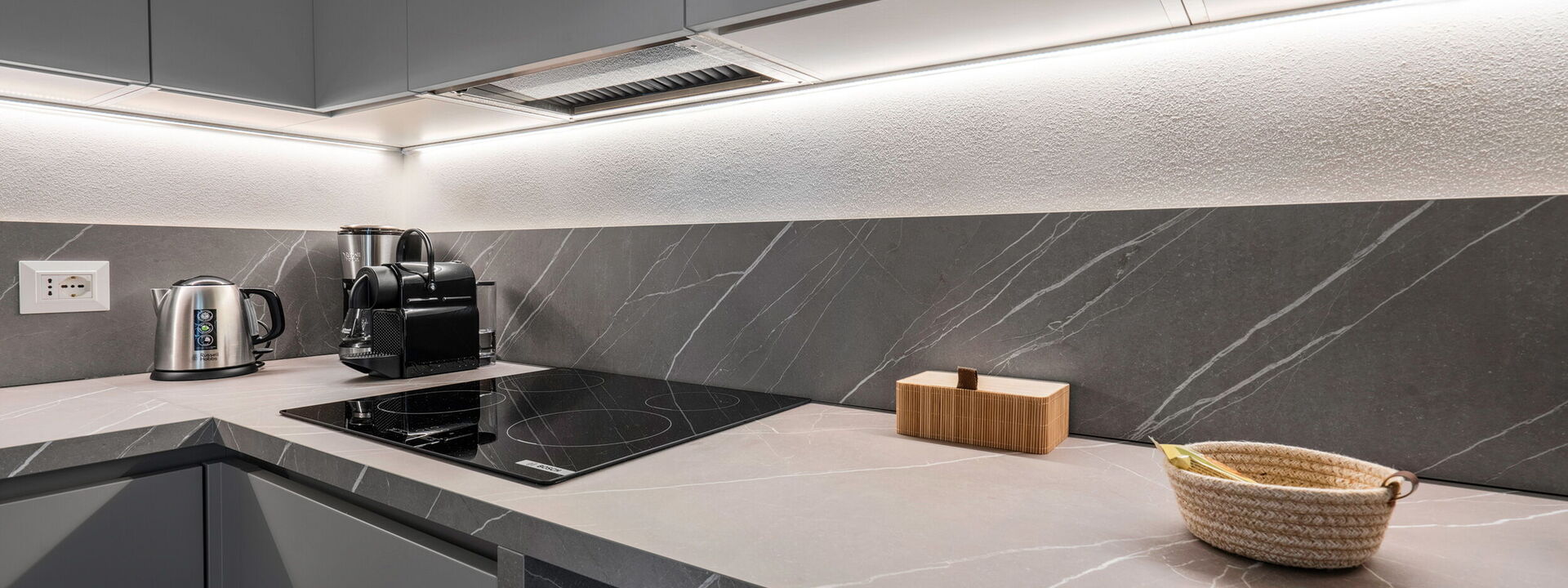 Elegant Apartments Near The Duomo - Deservi Elegant Apt. Giotto: Frühling, Herbst, Küche, Sommer, Winter