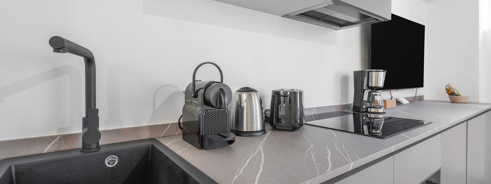 Elegant Apartments Near The Duomo - Deservi Elegant Apt. Brunelleschi: Frühling, Herbst, Küche, Sommer, Winter, Wohnzimmer