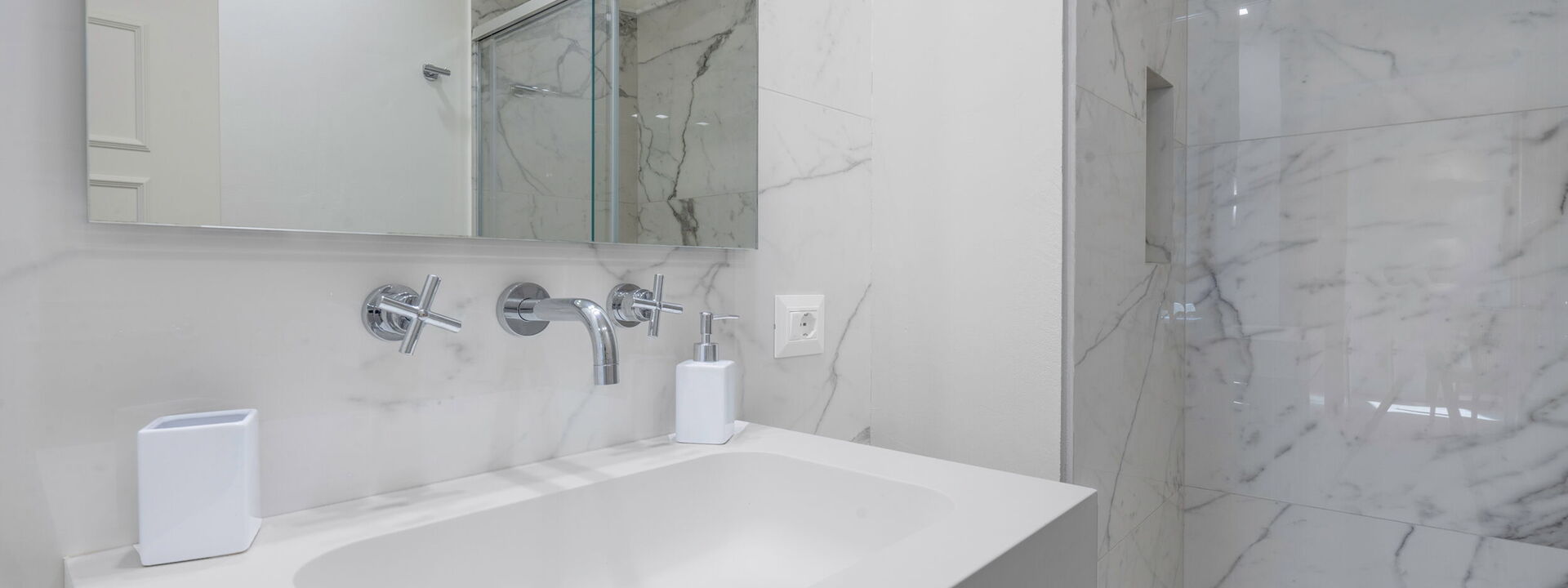 Elegant Apartments Near The Duomo - Deservi Elegant Apt. Leonardo: Autumn, Bathroom, Spring, Summer, Winter