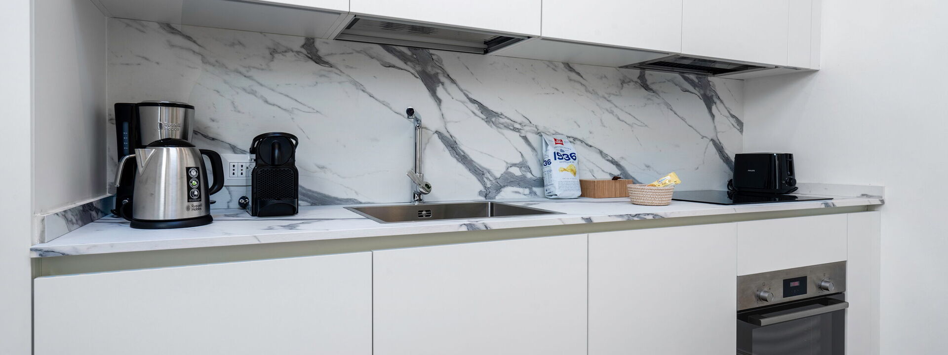 Elegant Apartments Near The Duomo - Deservi Elegant Apt. Machiavelli: Frühling, Herbst, Küche, Sommer, Winter, Wohnzimmer