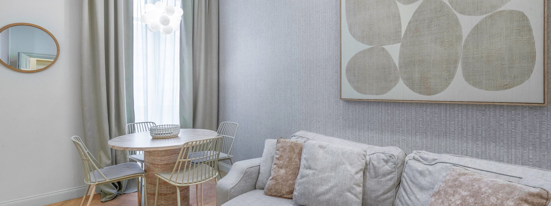 Elegant Apartments Near The Duomo - Deservi Elegant Apt. Dante: Frühling, Herbst, Küche, Sommer, Winter, Wohnzimmer