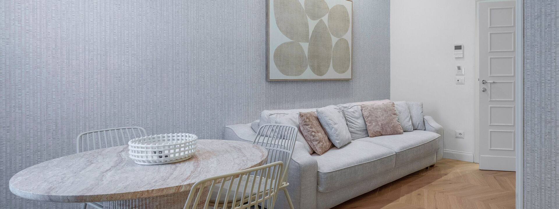 Elegant Apartments Near The Duomo - Deservi Elegant Apt. Dante: Frühling, Herbst, Küche, Sommer, Winter, Wohnzimmer