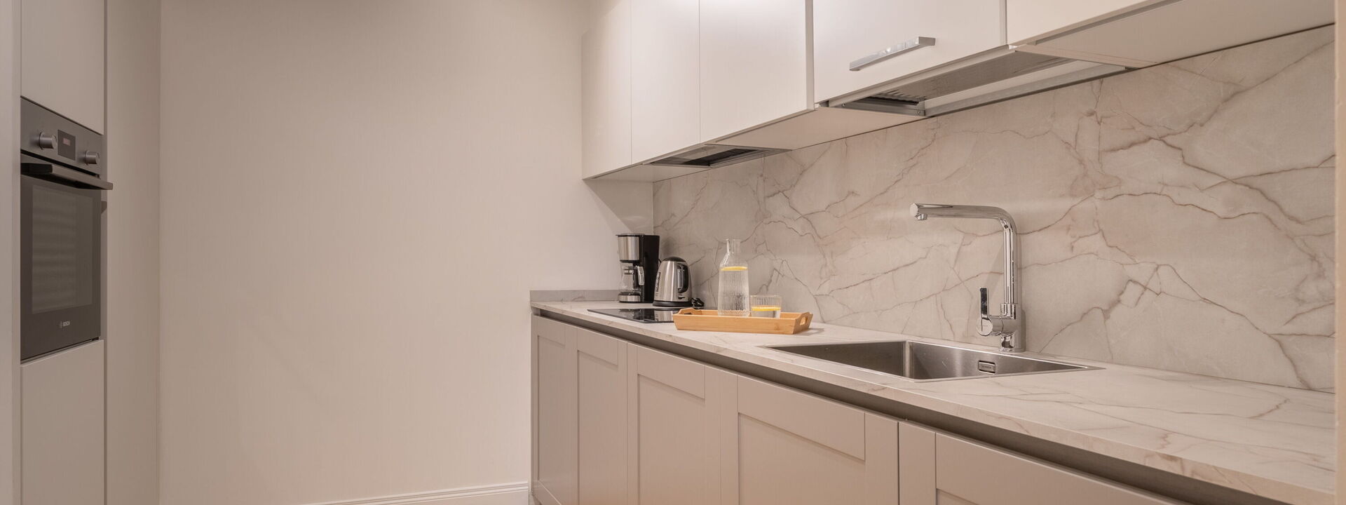 Elegant Apartments Near The Duomo - Deservi Elegant Apt. Michelangelo: Frühling, Herbst, Küche, Sommer, Winter