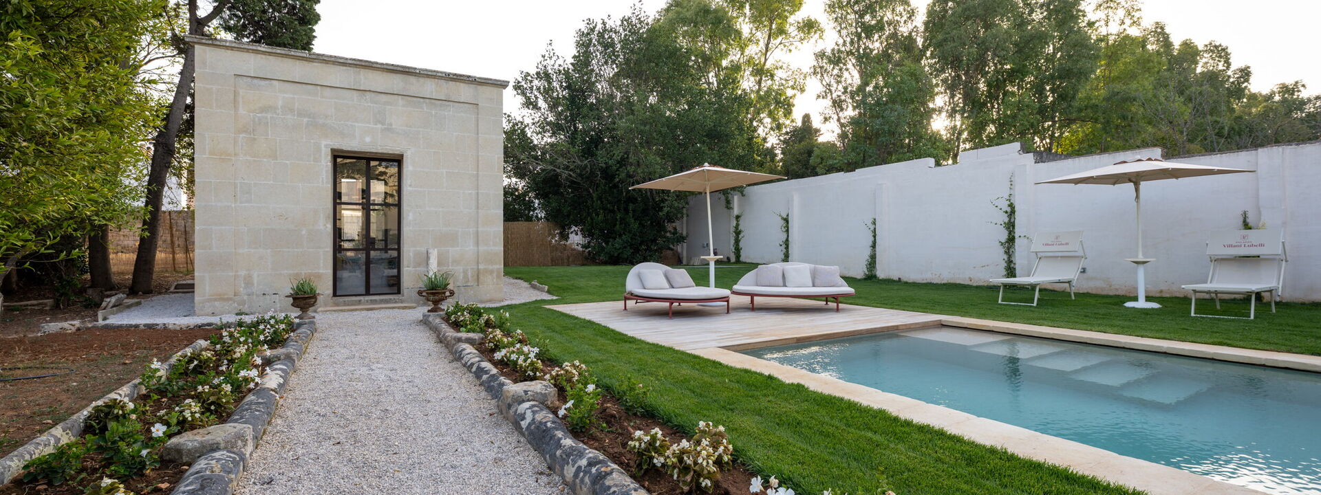 Palazzo Villani Lubelli: Autunno, Estate, Esterni, Giardino, Piscina, Primavera