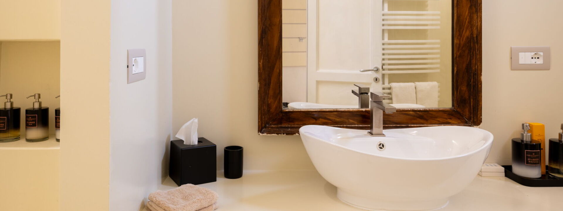 Palazzo Villani Lubelli: Autunno, Bagno, Estate, Primavera