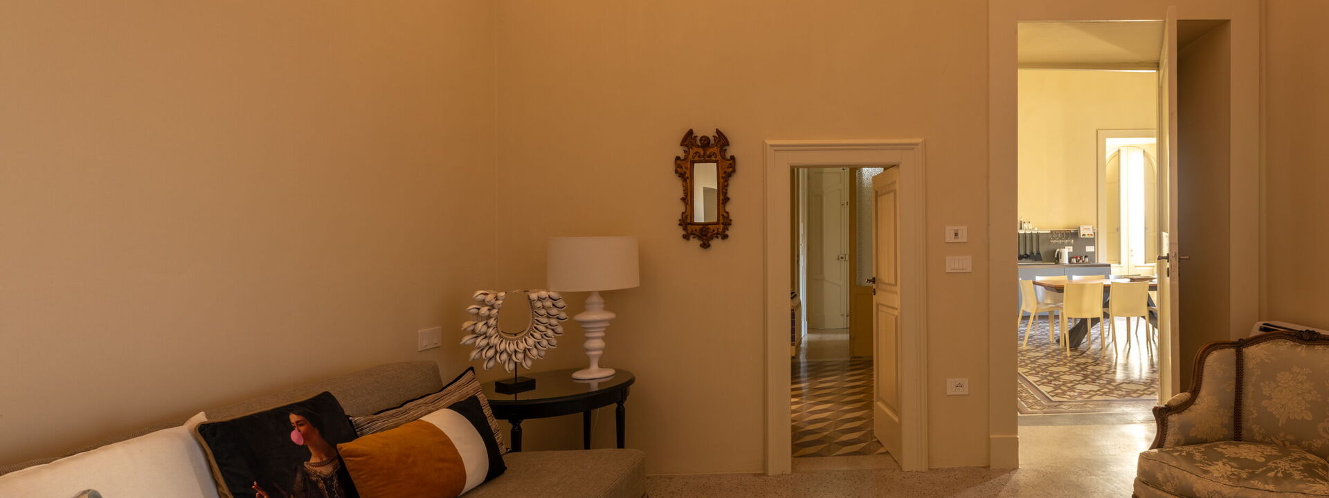 Palazzo Villani Lubelli: Autunno, Estate, Primavera, Soggiorno