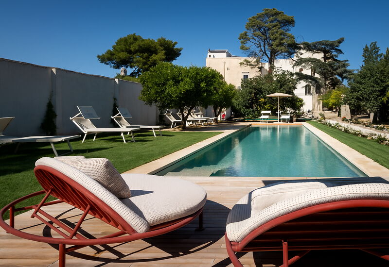 Palazzo Villani Lubelli: Autumn, Building Exterior, Pool, Spring, Summer