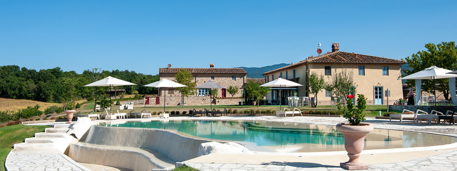 Le Tre Virtù Luxury Relais, Private Pool, Mugello: Autunno, Estate, Piscina, Primavera