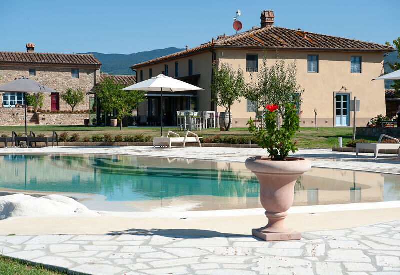 Le Tre Virtù Luxury Relais, Private Pool, Mugello: Frühling, Haupteingang, Herbst, Sommer