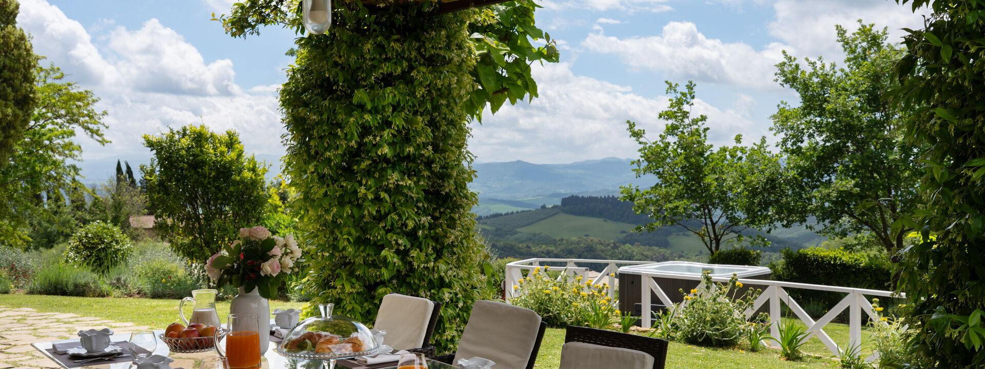 Villa la Cerbaina: Building Exterior, Food, Garden, Outdoor