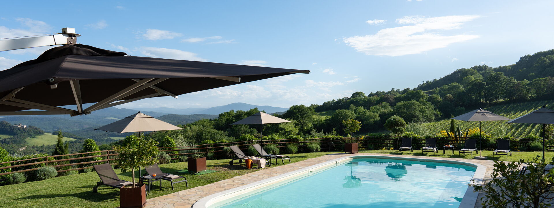Villa la Cerbaina: Building Exterior, Pool, Scenic View