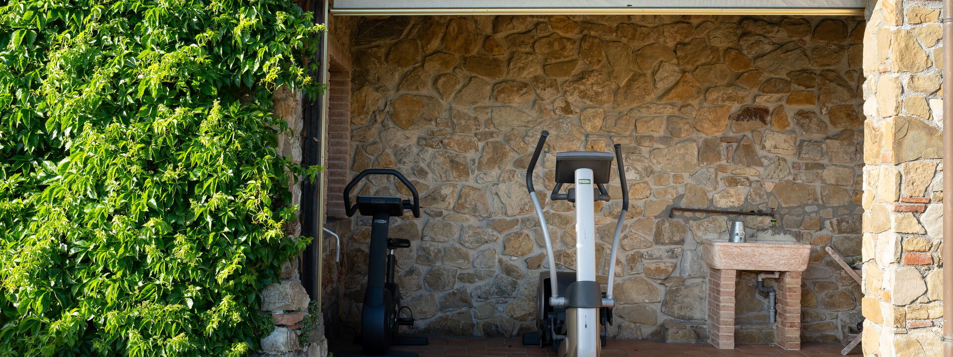 Villa la Cerbaina: Building Exterior, Wellness