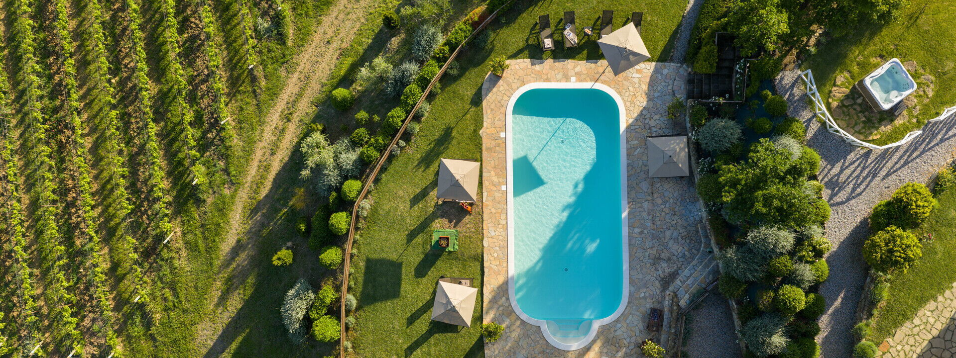 Villa la Cerbaina: Building Exterior, Pool