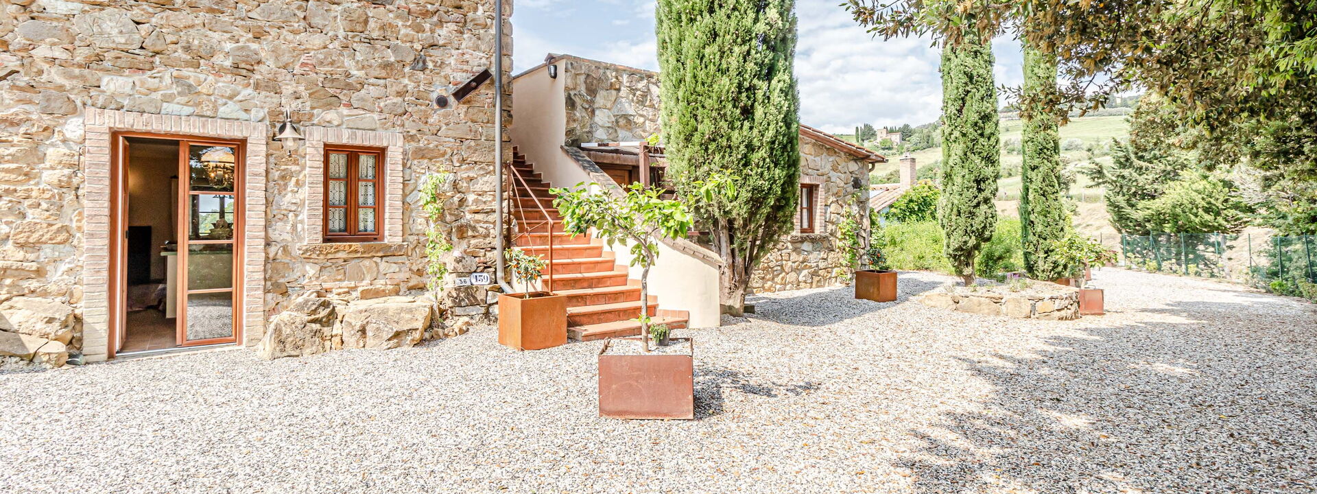 Villa la Cerbaina: Entrata Principale, Esterni