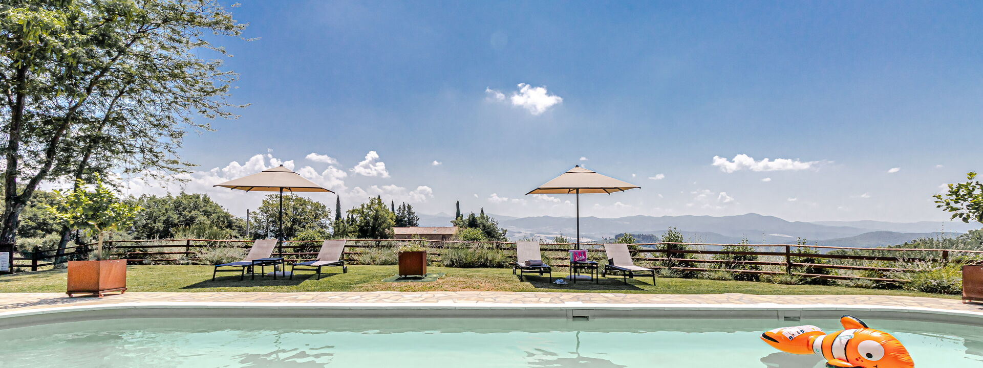 Villa la Cerbaina: Esterni, Piscina