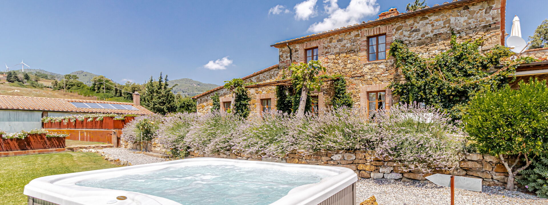 Villa la Cerbaina: Esterni, Idromassaggio